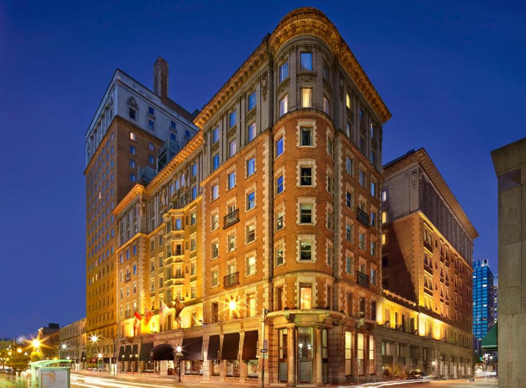 Photo of Omni King Edward at Night